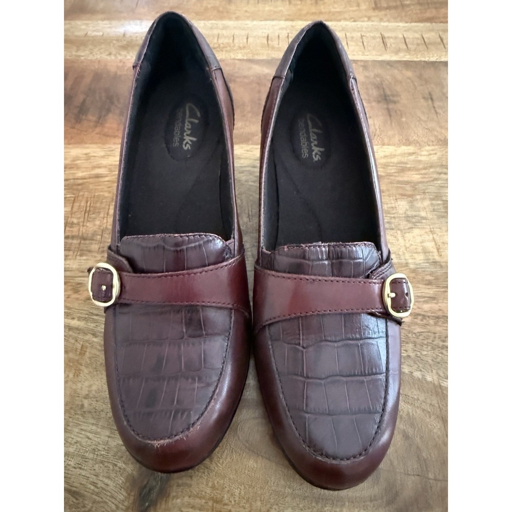 Clarks Bendable Heels Womens 7.5 Leather Croc Embossed Mary Jane Comfort Shoes‎